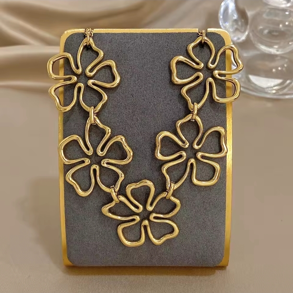 Gold Floral Link Necklace - Picture 4 of 7